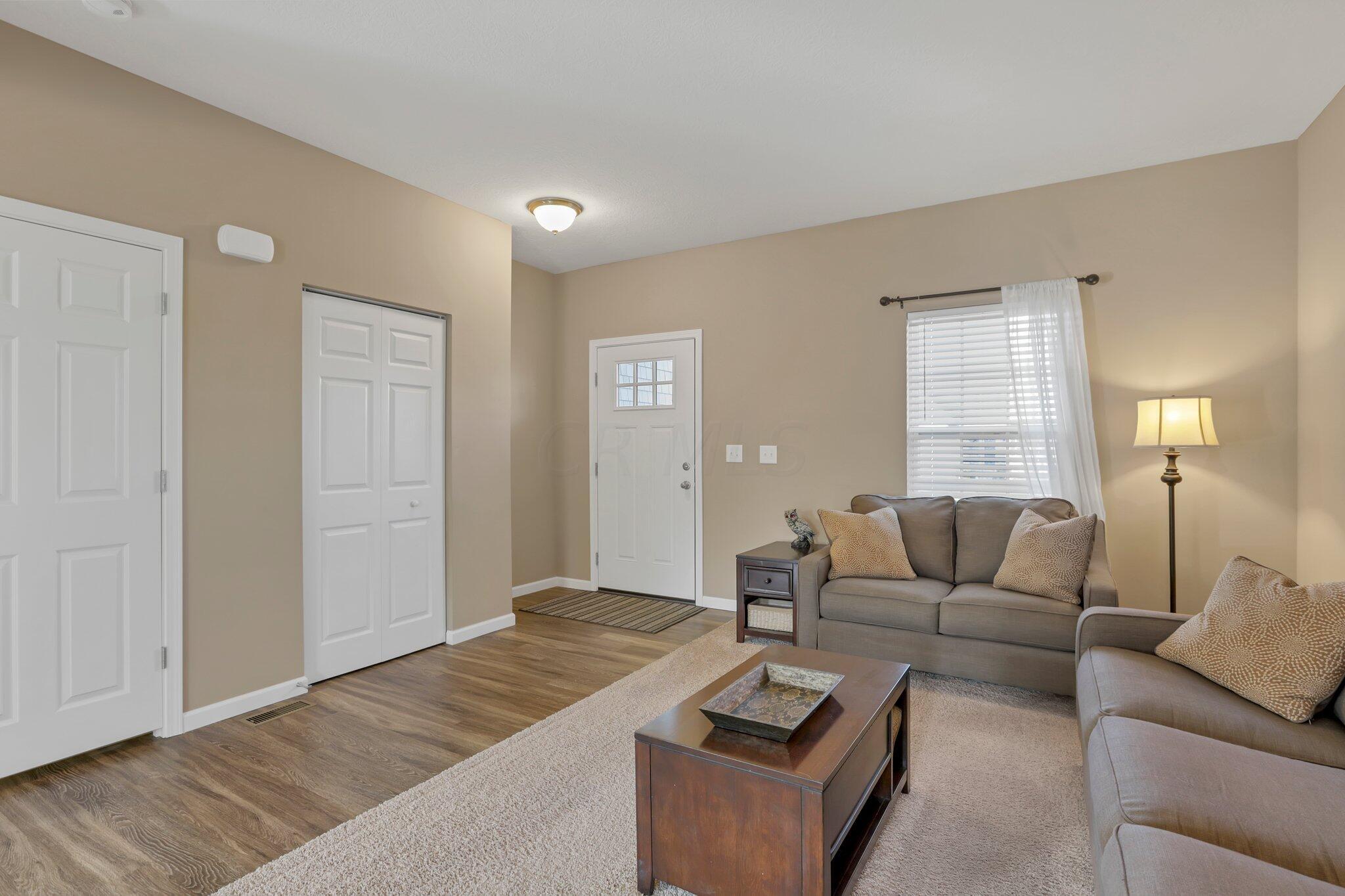 2556 Ridgeway Avenue Lancaster, OH 43130 - Photo 10 of 85 Living Room