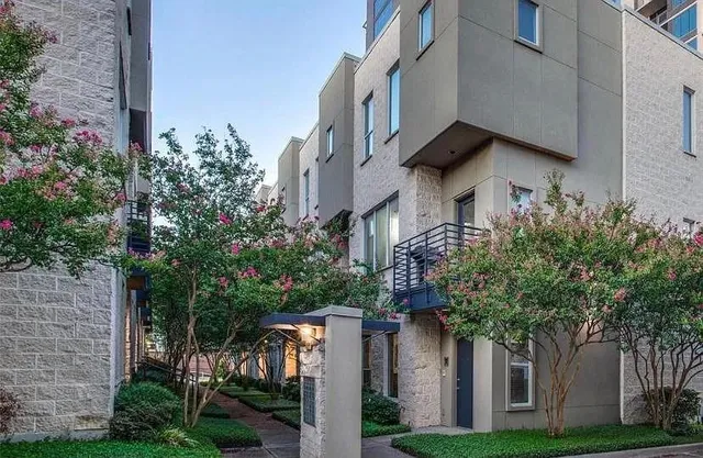 $4,000 | 4312 McKinney Avenue, Unit 11, Dallas, TX 75205