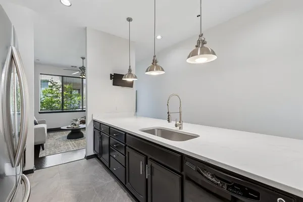 $4,000 | 4312 McKinney Avenue, Unit 11, Dallas, TX 75205