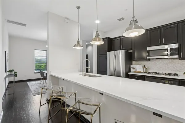 $4,000 | 4312 McKinney Avenue, Unit 11, Dallas, TX 75205