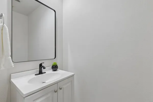 $4,000 | 4312 McKinney Avenue, Unit 11, Dallas, TX 75205