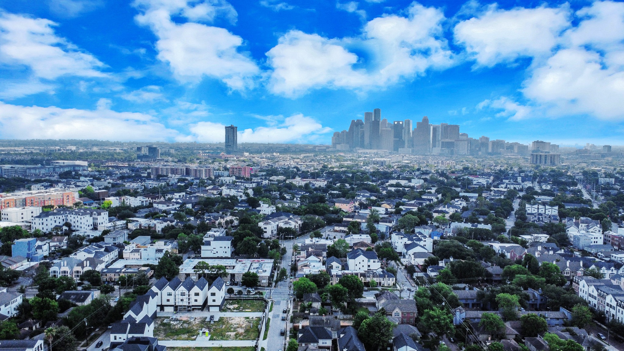 2014 Commonwealth Street Houston, TX 77006 - Photo 13 of 49 a view of a city