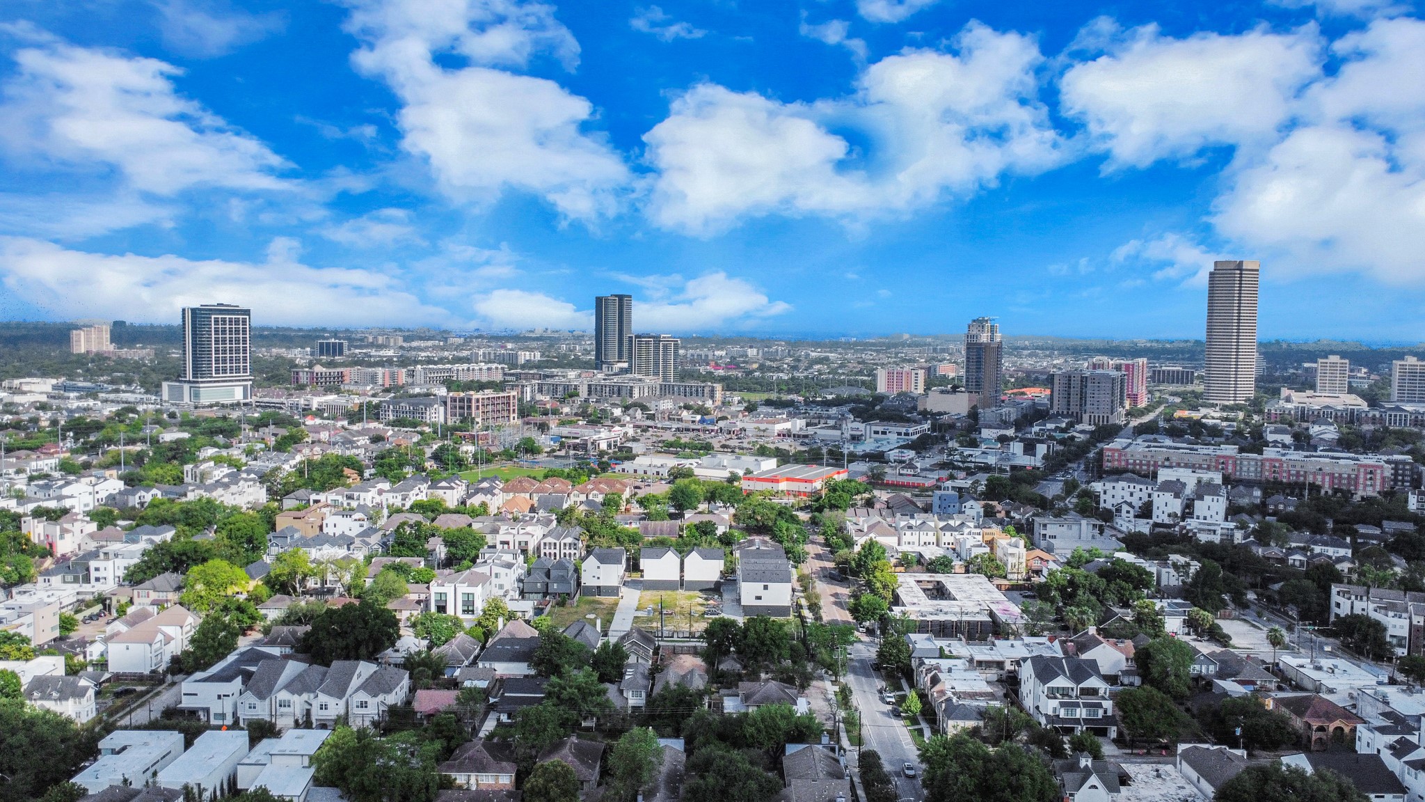 2014 Commonwealth Street Houston, TX 77006 - Photo 14 of 49 a view of a city with lot of buildings