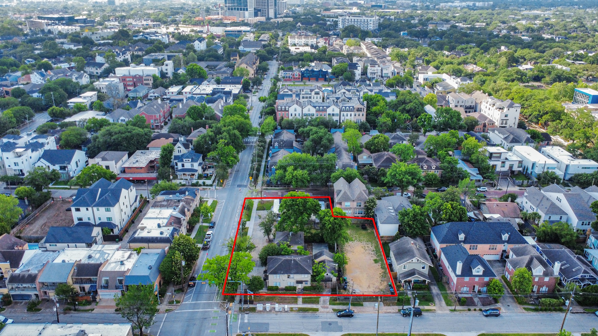 2014 Commonwealth Street Houston, TX 77006 - Photo 9 of 49 an aerial view of city