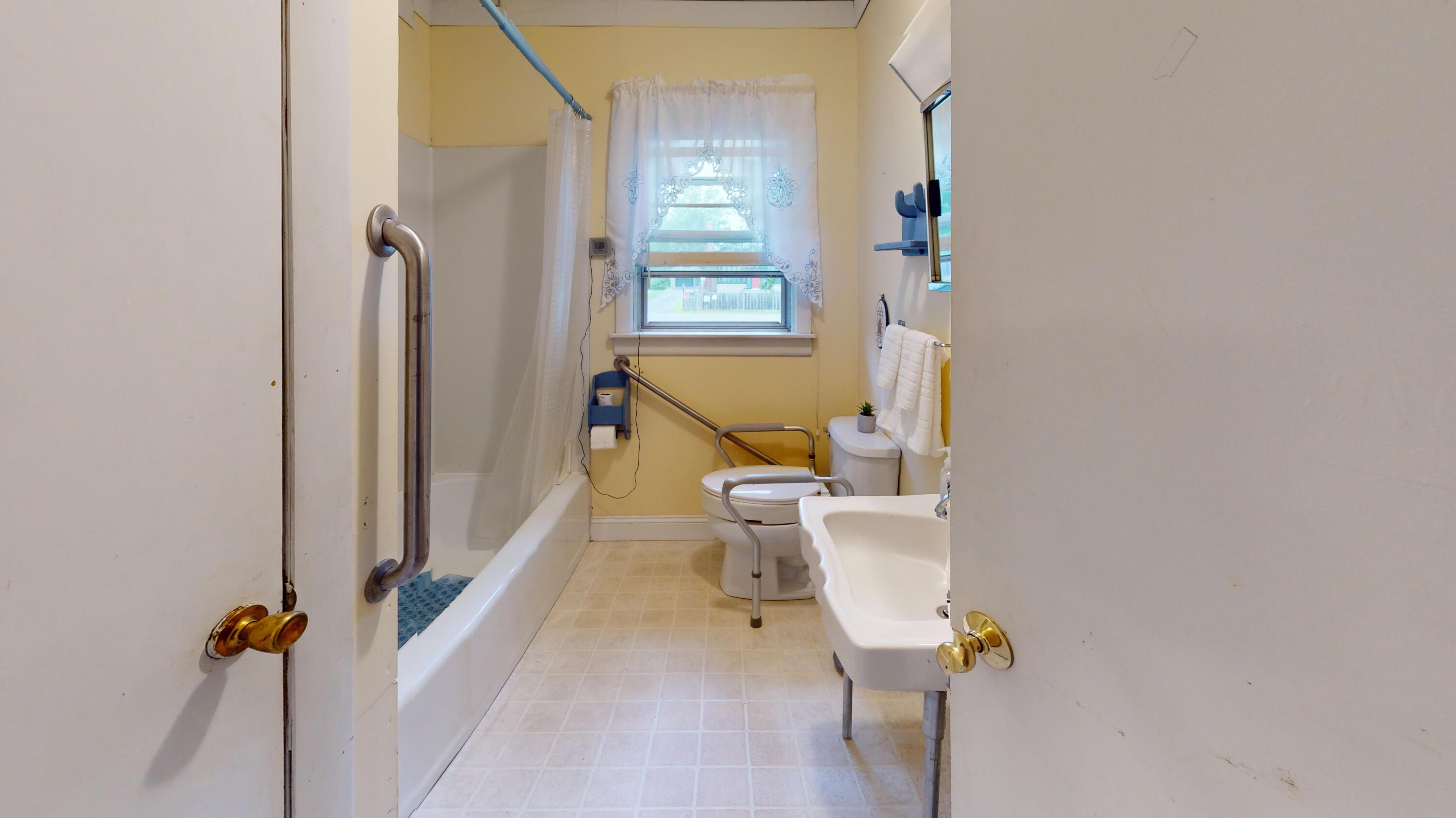 685 Mohawk Road Lincoln, ME 04457 - Photo 16 of 26 685-Mohawk-Rd-Bathroom