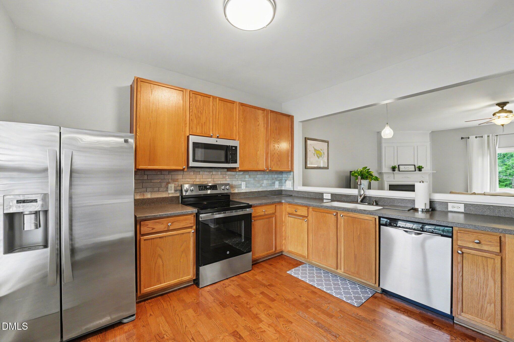 8507 Mt Valley Lane Raleigh, NC 27613 - Photo 6 of 29 006_file_8092