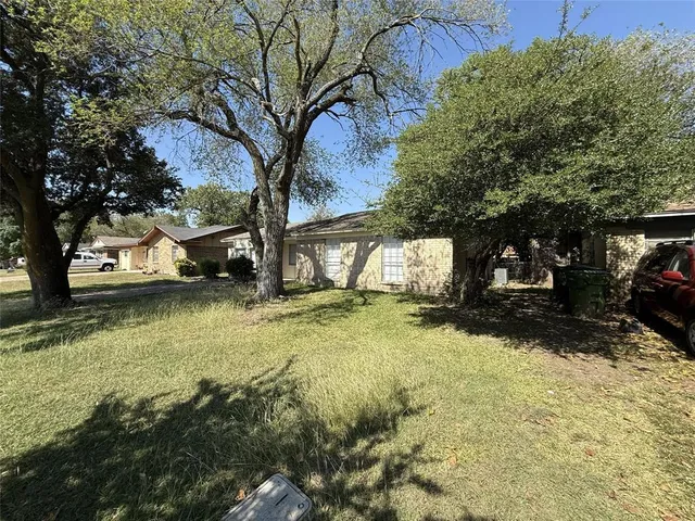 $220,000 | 1453 Shorecrest Drive, Garland, TX 75040