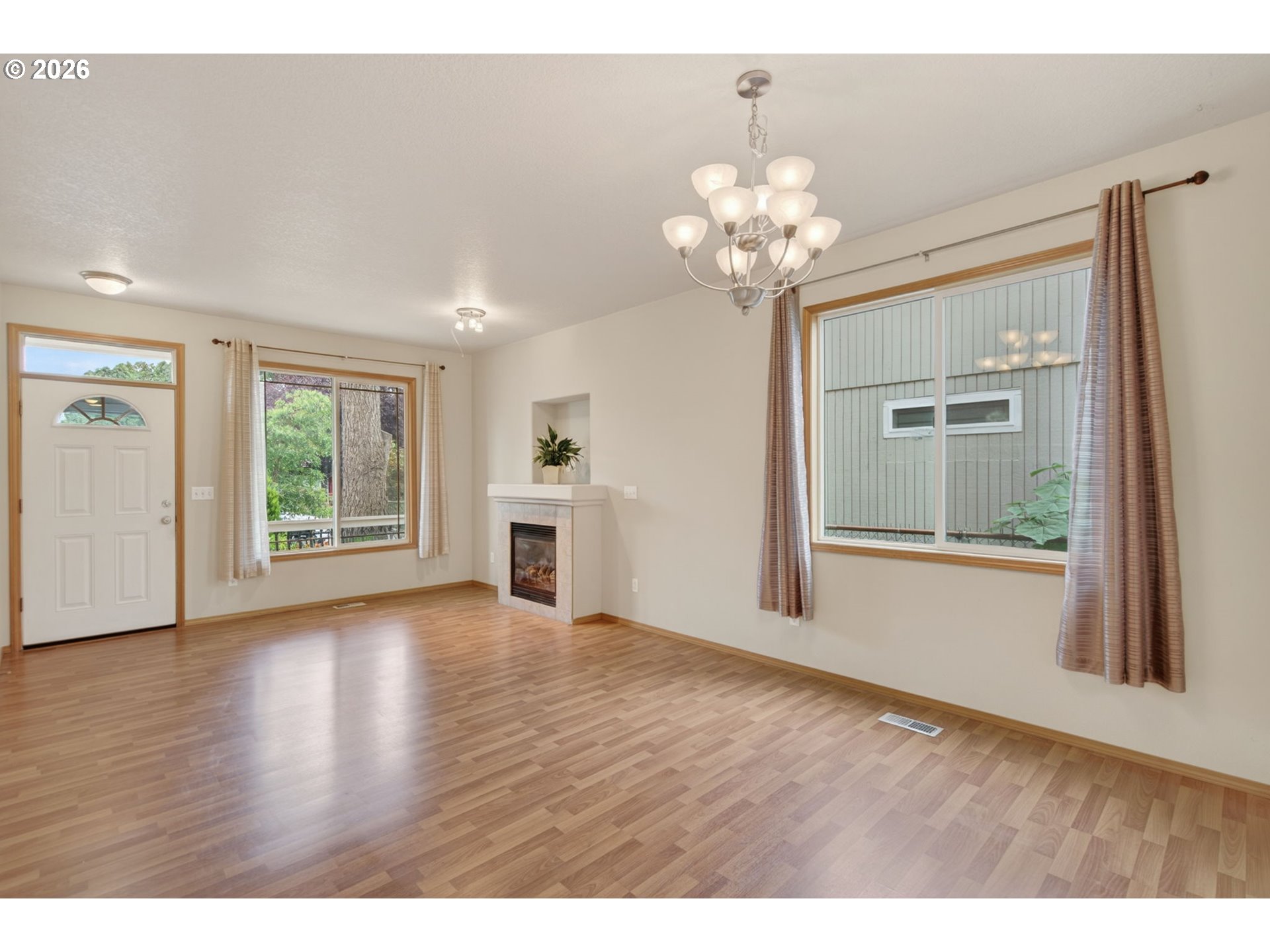 6628 Southeast Reedway Street Portland, OR 97206 - Photo 5 of 33