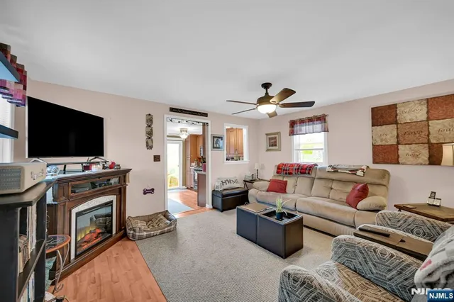 $459,000 | 31 Hamilton Street, Bloomingdale, NJ 07403