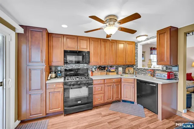 $459,000 | 31 Hamilton Street, Bloomingdale, NJ 07403