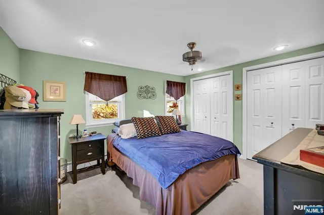 $459,000 | 31 Hamilton Street, Bloomingdale, NJ 07403