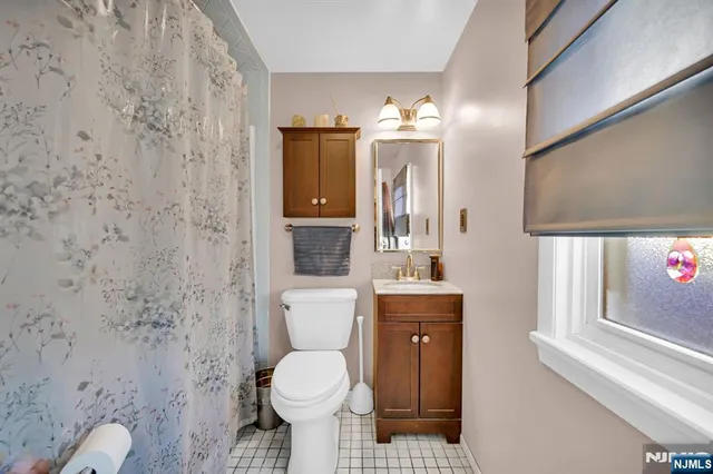 $459,000 | 31 Hamilton Street, Bloomingdale, NJ 07403