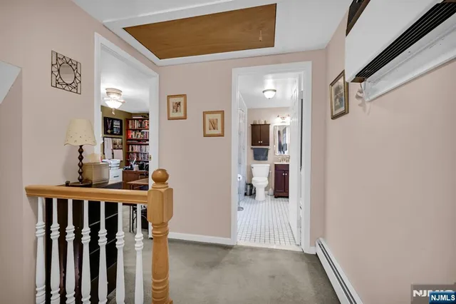 $459,000 | 31 Hamilton Street, Bloomingdale, NJ 07403