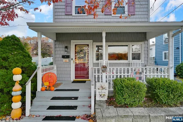 $459,000 | 31 Hamilton Street, Bloomingdale, NJ 07403