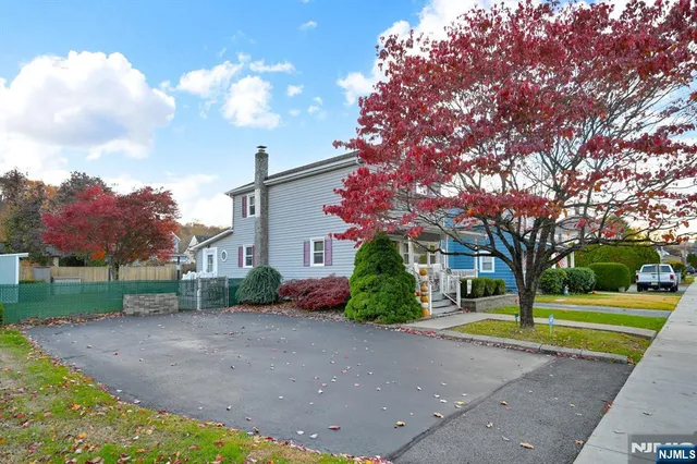 $459,000 | 31 Hamilton Street, Bloomingdale, NJ 07403
