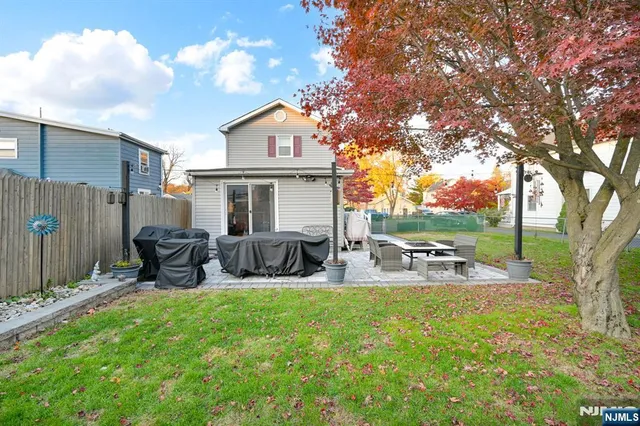 $459,000 | 31 Hamilton Street, Bloomingdale, NJ 07403