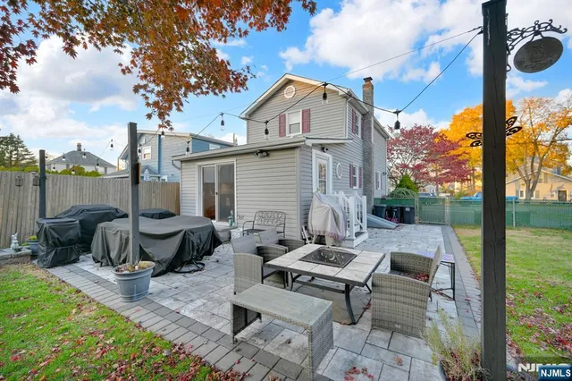 $459,000 | 31 Hamilton Street, Bloomingdale, NJ 07403
