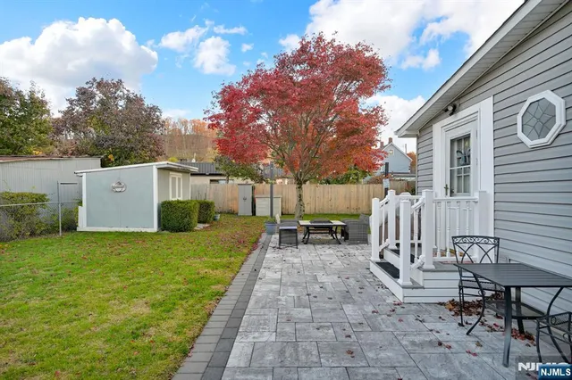 $459,000 | 31 Hamilton Street, Bloomingdale, NJ 07403