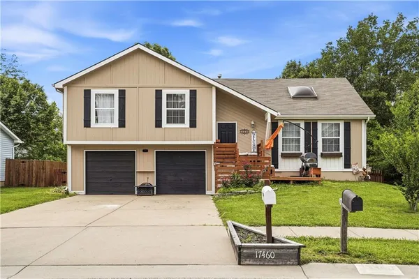 $300,000 | 17460 South Agnes Street, Gardner, KS 66030