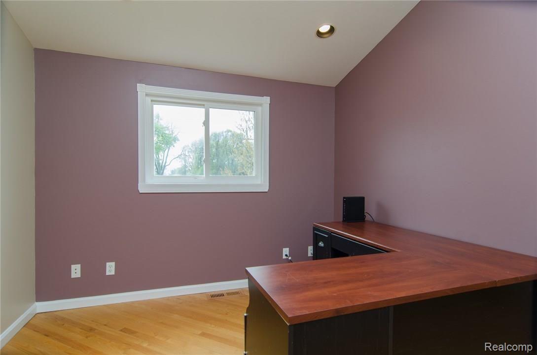 2976 Gerald Avenue Rochester, MI 48307 - Photo 17 of 36 GRU_2904.jpg