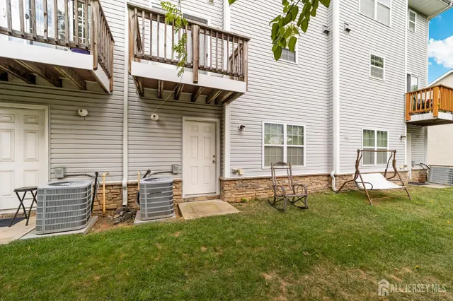 a view of roof with small garden