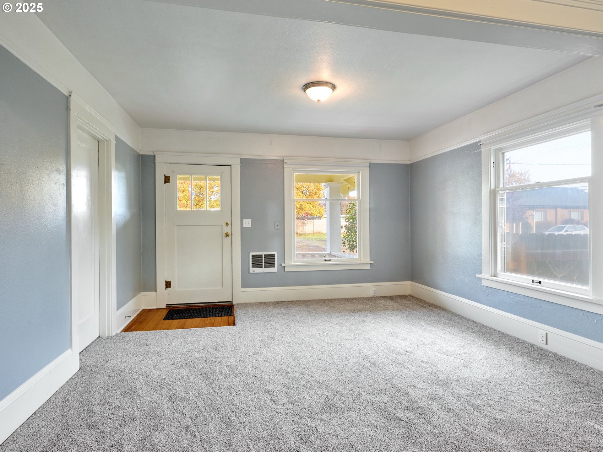 308 A Street Silverton, OR 97381 - Photo 3 of 34