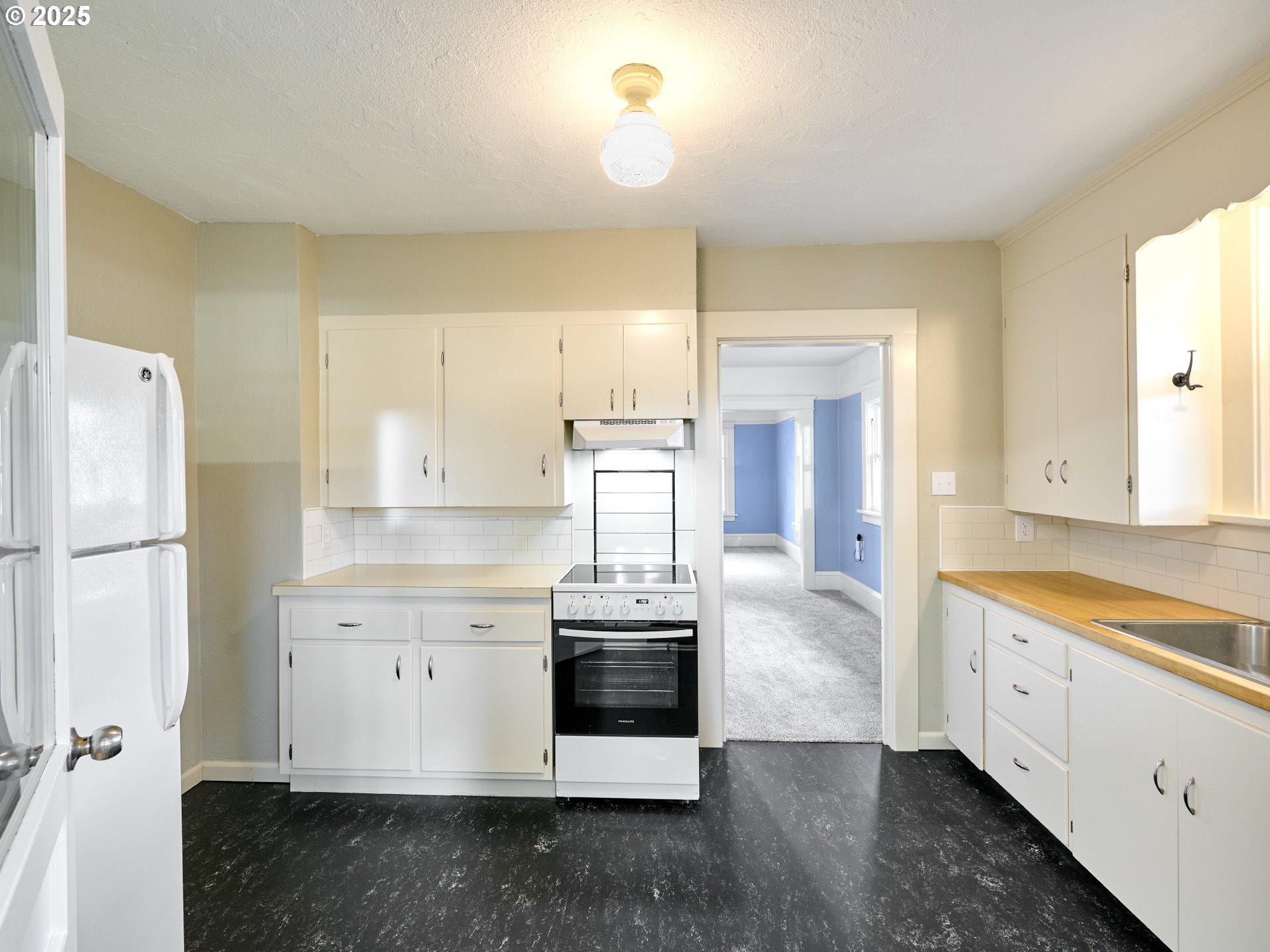 308 A Street Silverton, OR 97381 - Photo 9 of 34