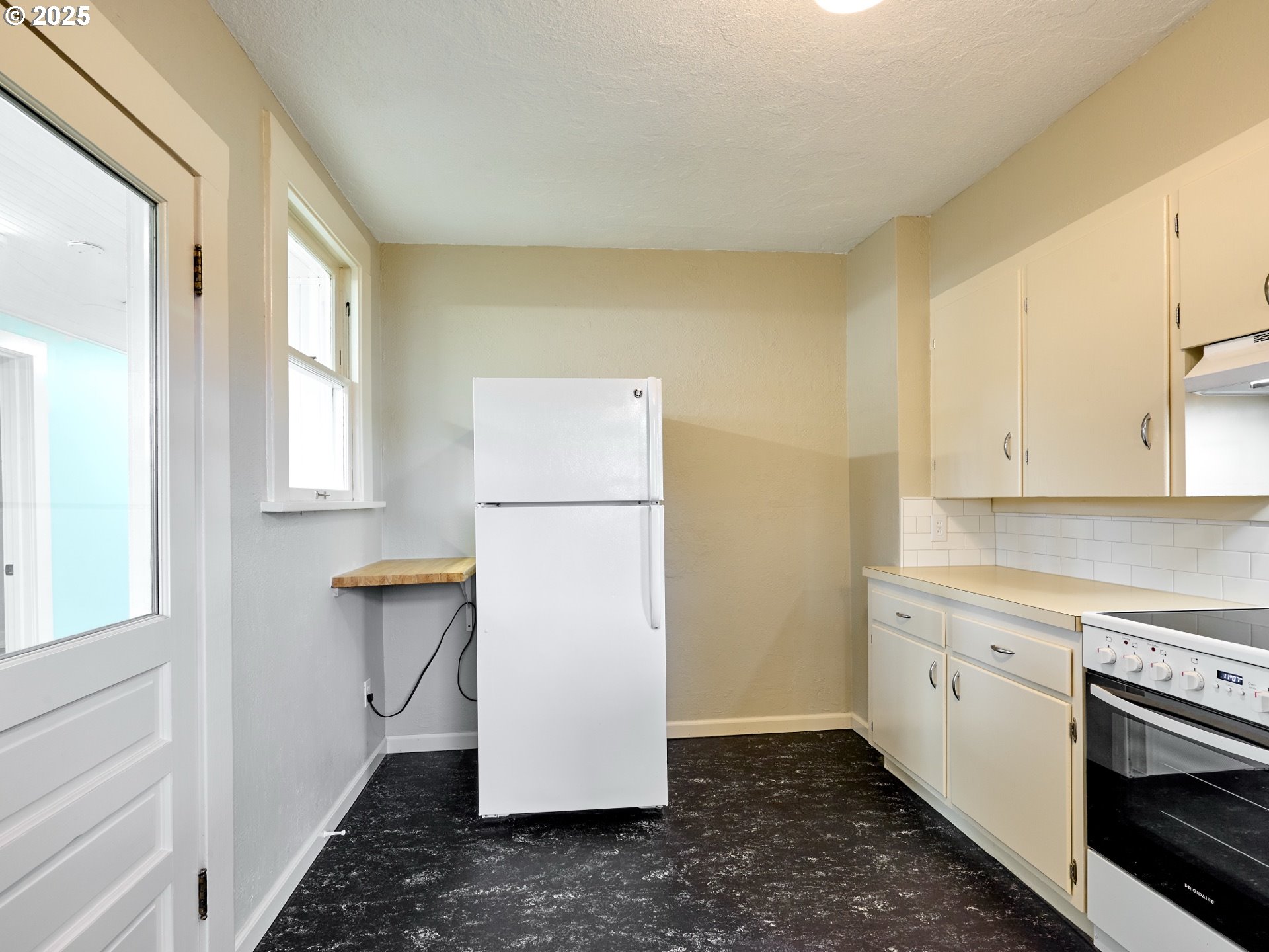 308 A Street Silverton, OR 97381 - Photo 10 of 34