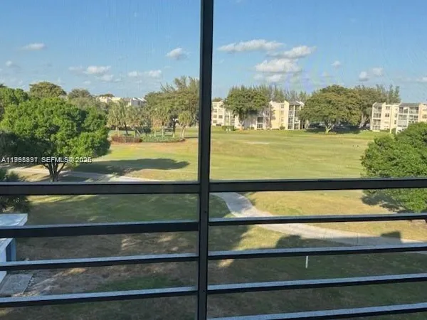$1,825 | 9421 Evergreen Place, Unit 403, Davie, FL 33324