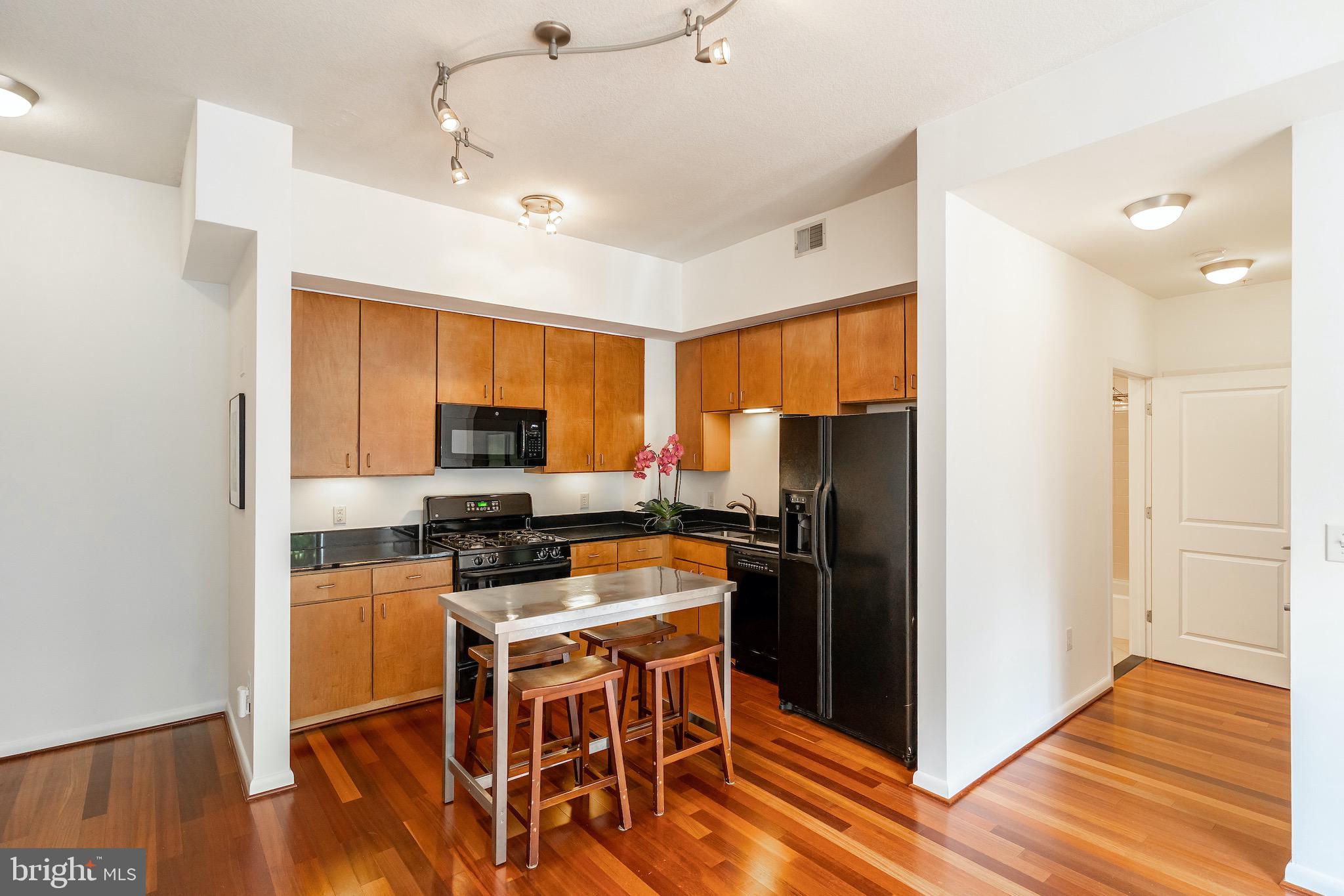 1001 L Street Northwest, Unit 101 Washington, DC 20001 - Photo 3 of 22