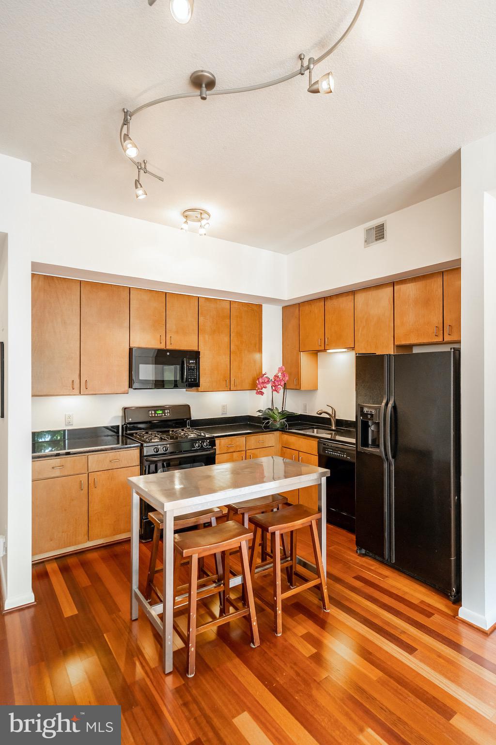 1001 L Street Northwest, Unit 101 Washington, DC 20001 - Photo 8 of 22