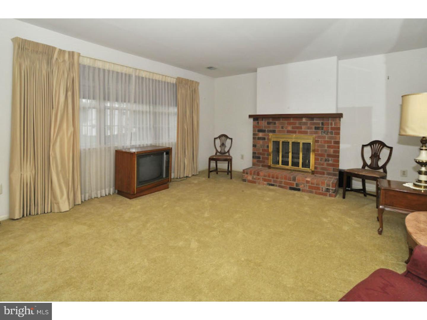 1103 Plowshare Road Blue Bell, PA 19422 - Photo 3 of 22 Living Room