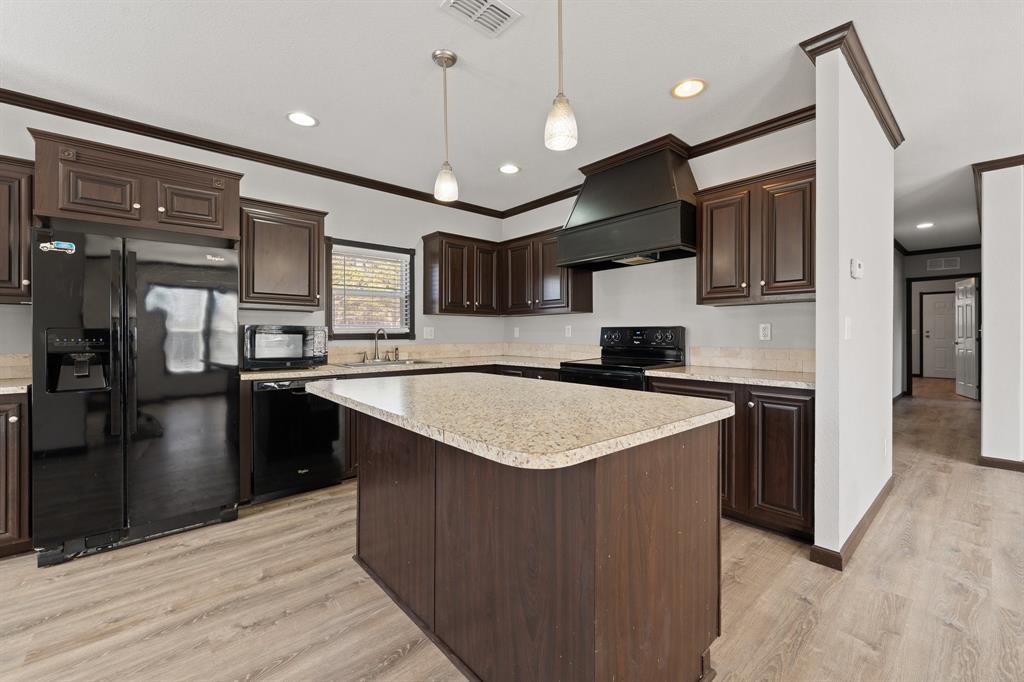 9419 Hilltop Street Rio Vista, TX 76093 - Photo 13 of 40