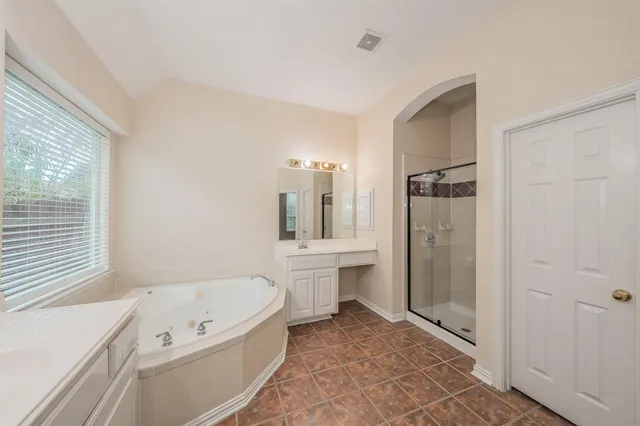 $2,800 | 2306 Bear Run Road, Arlington, TX 76001