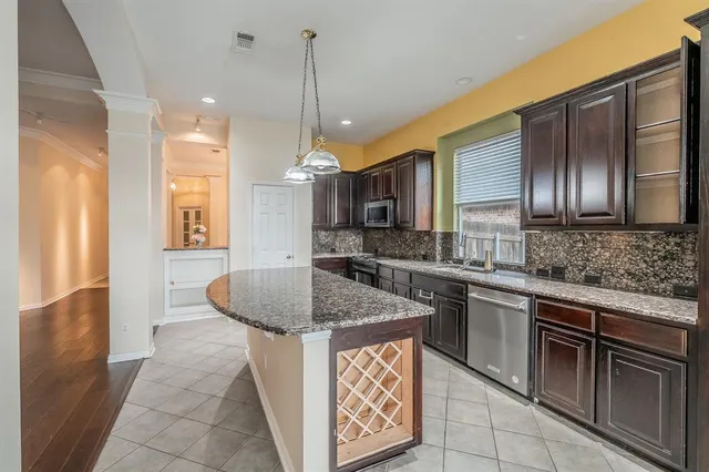 $2,800 | 2306 Bear Run Road, Arlington, TX 76001