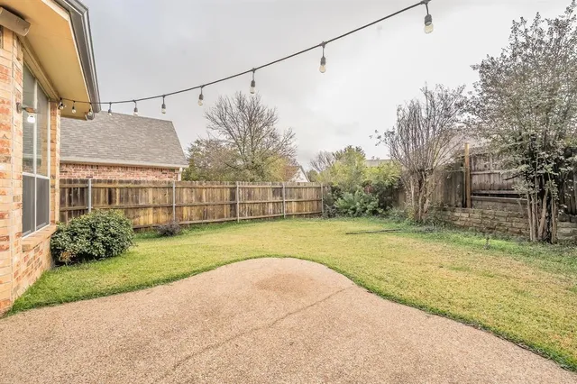 $2,800 | 2306 Bear Run Road, Arlington, TX 76001
