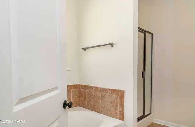 $1,900 | 111 Gray Birch Loop, Youngsville, LA 70592