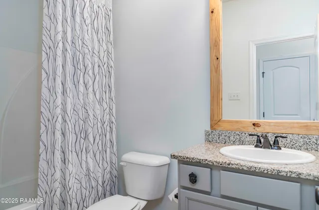 $1,900 | 111 Gray Birch Loop, Youngsville, LA 70592