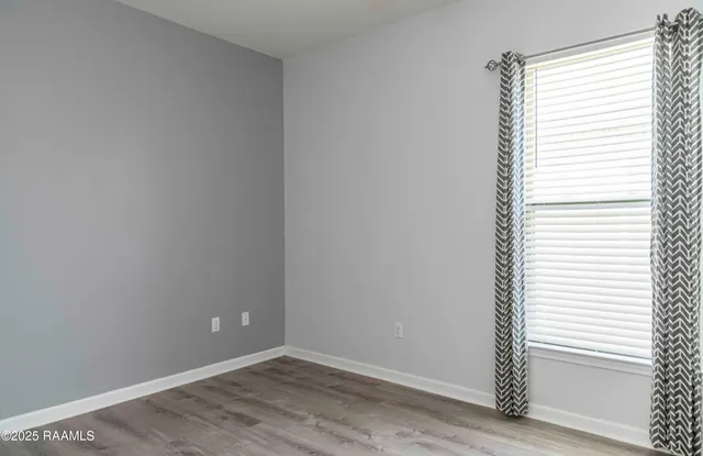 $1,900 | 111 Gray Birch Loop, Youngsville, LA 70592