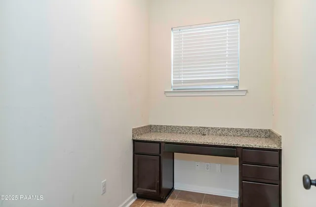 $1,900 | 111 Gray Birch Loop, Youngsville, LA 70592