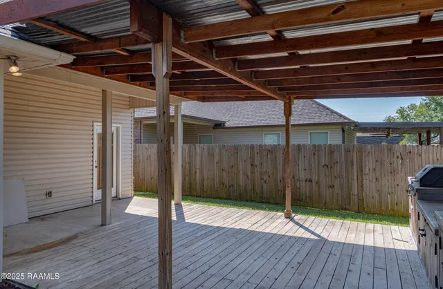 $1,900 | 111 Gray Birch Loop, Youngsville, LA 70592