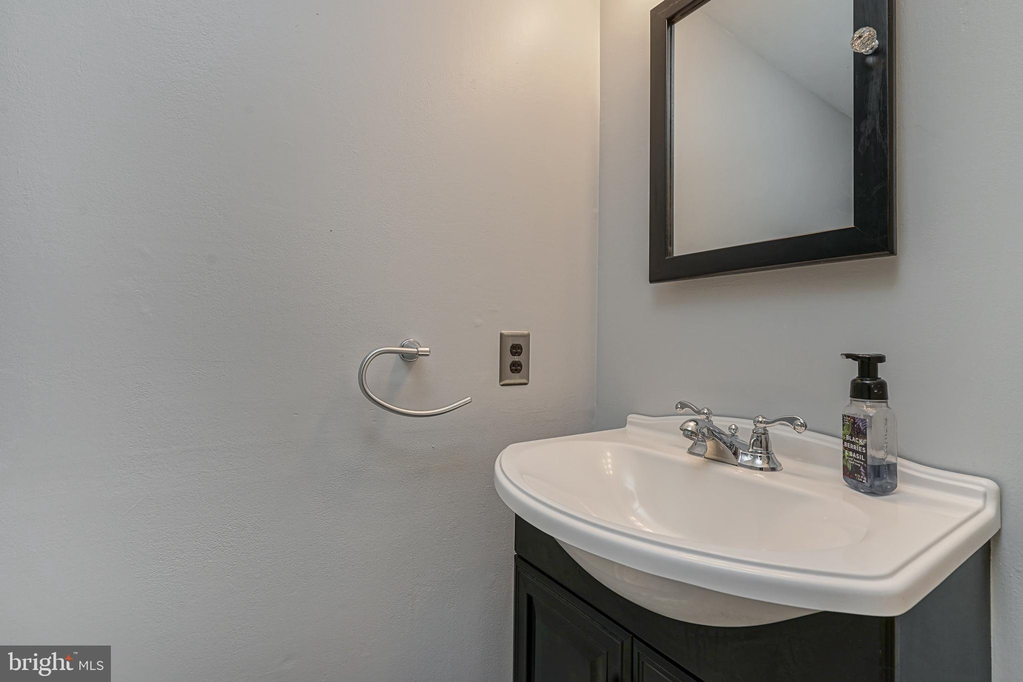 29 Wallingford Way Shamong, NJ 08088 - Photo 18 of 36 Powder room