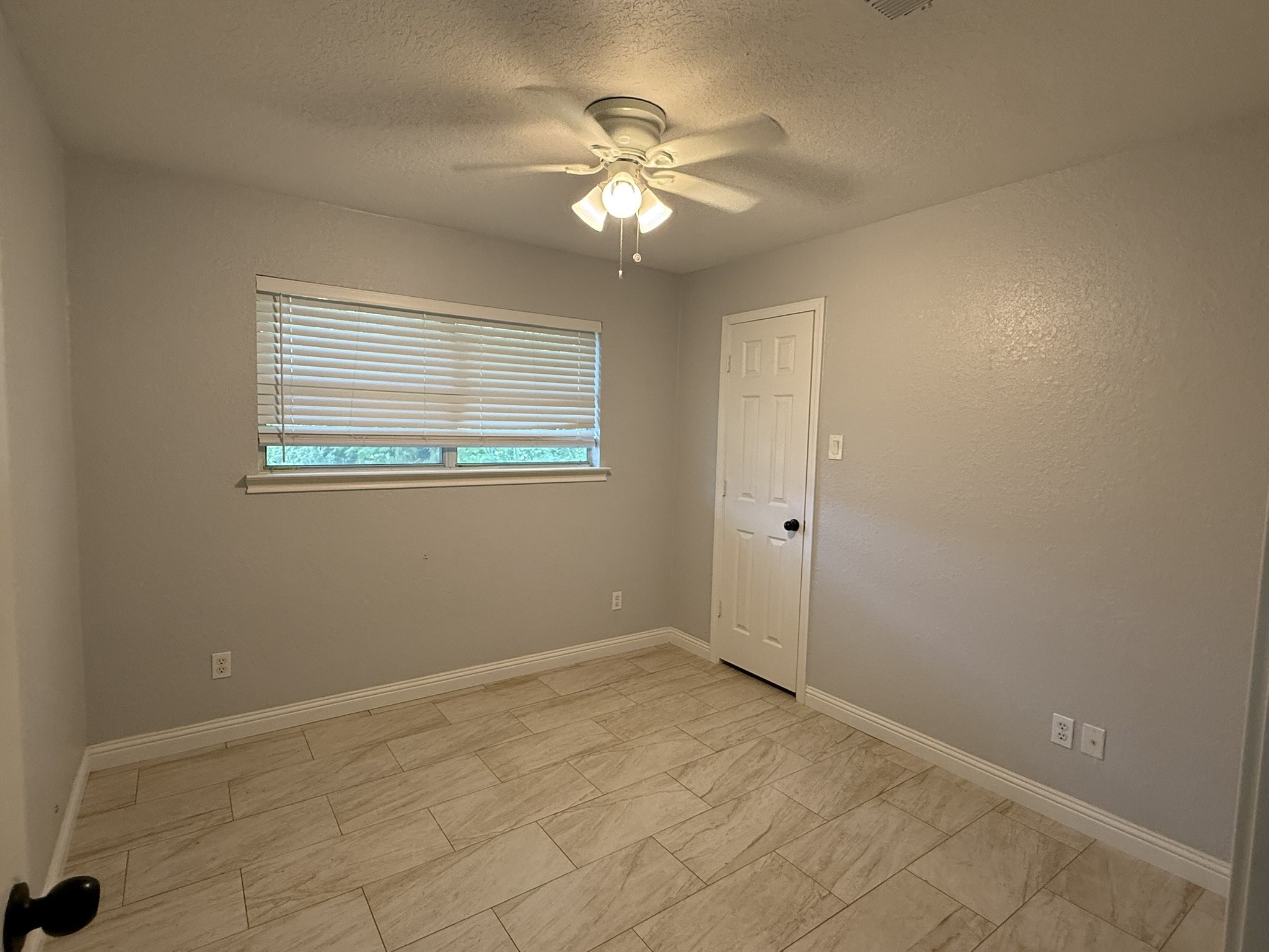 5525 Main Street Santa Fe, TX 77510 - Photo 26 of 36 Virtually staged bedroom.