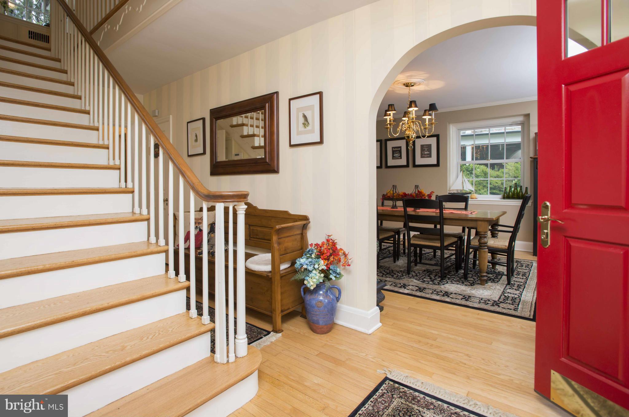 102 Thicket Road Baltimore, MD 21212 - Photo 2 of 26 Front Hall