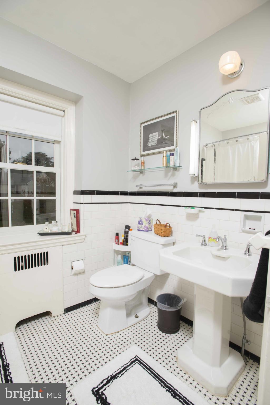 102 Thicket Road Baltimore, MD 21212 - Photo 12 of 26 Full Bath