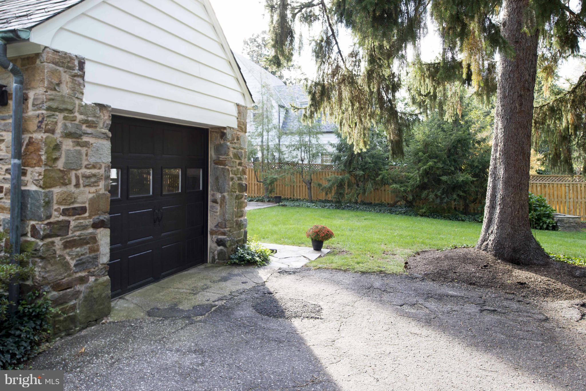 102 Thicket Road Baltimore, MD 21212 - Photo 22 of 26 Garage