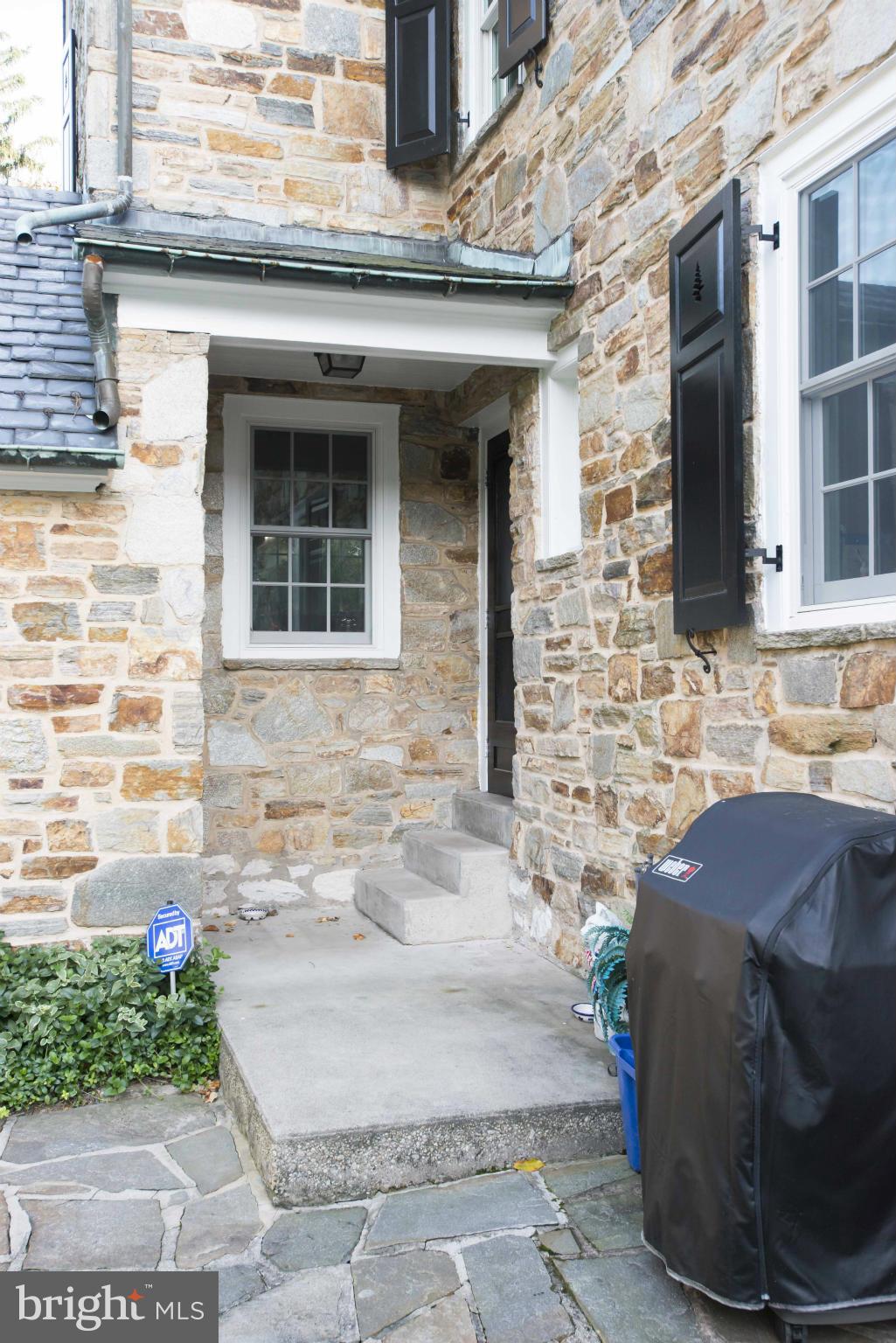 102 Thicket Road Baltimore, MD 21212 - Photo 23 of 26 Back Entrance