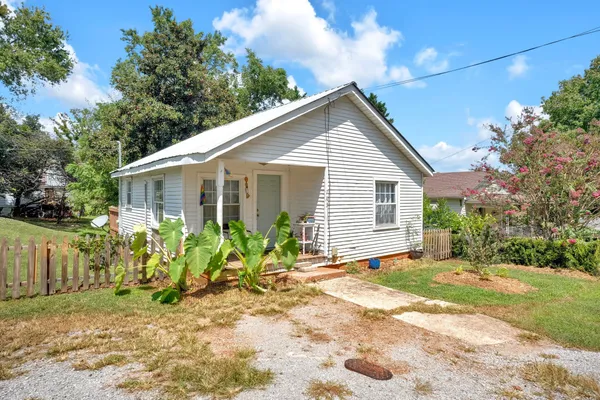 $275,000 | 203 3rd Avenue Northeast, Winchester, TN 37398
