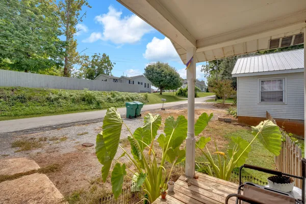 $275,000 | 203 3rd Avenue Northeast, Winchester, TN 37398