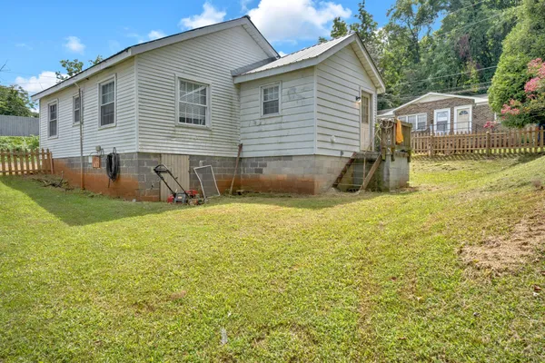$275,000 | 203 3rd Avenue Northeast, Winchester, TN 37398